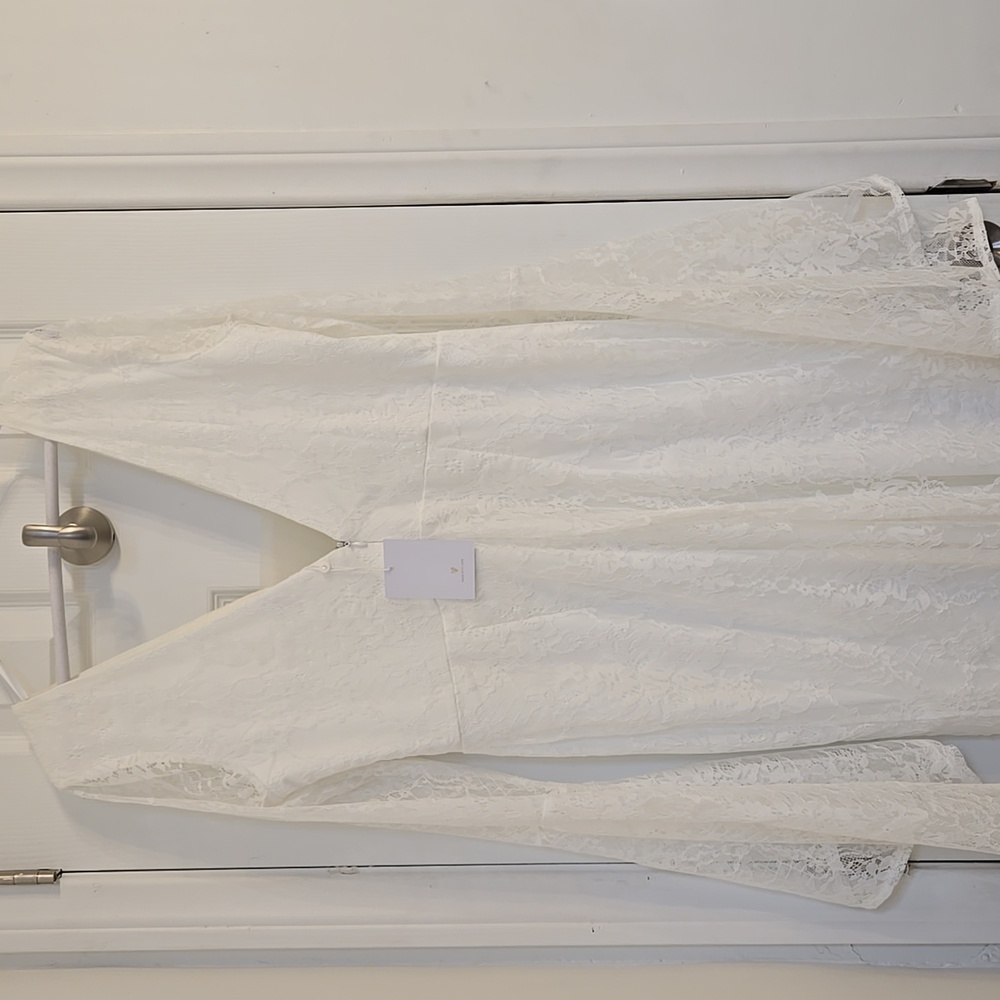 White bridal dress, Lulus, XL - Picture 4 of 8